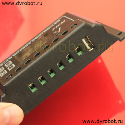Контроллер батарей 12-24В-30А + USB
